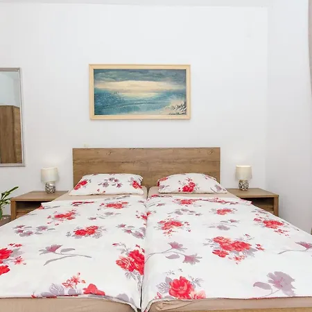 Nyaraló House Ana Bogomolje
